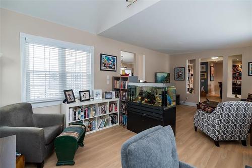 45 Renfrew St, Winnipeg, MB 