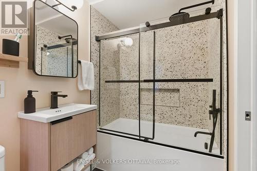 364 Arlington Avenue, Ottawa, ON - Indoor Photo Showing Bathroom