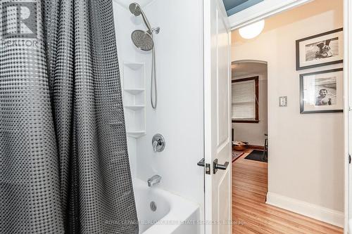 131 Adeline Avenue, Hamilton, ON - Indoor Photo Showing Bathroom