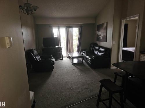 7511 171 St Nw, Edmonton, AB - Indoor Photo Showing Other Room