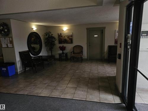 7511 171 St Nw, Edmonton, AB - Indoor Photo Showing Other Room