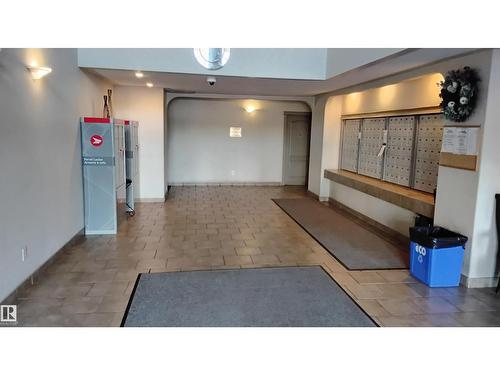 7511 171 St Nw, Edmonton, AB - Indoor Photo Showing Other Room