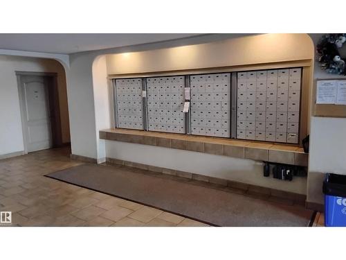 7511 171 St Nw, Edmonton, AB - Indoor Photo Showing Other Room