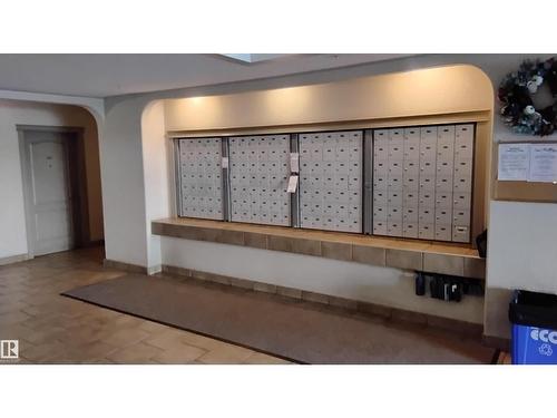 7511 171 St Nw, Edmonton, AB - Indoor Photo Showing Other Room