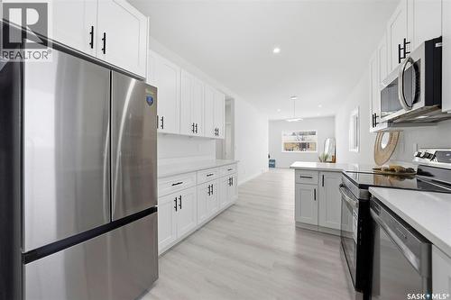 1401 23Rd Street, Saskatoon, SK - Indoor Photo Showing Kitchen With Upgraded Kitchen