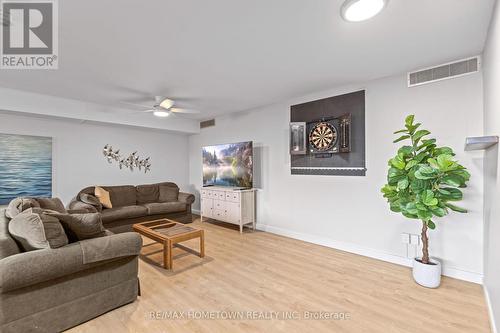 406 - 109 King Street E, Brockville, ON - Indoor Photo Showing Living Room