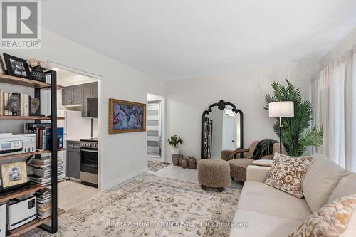 406 - 109 King Street E, Brockville, ON - Indoor Photo Showing Living Room