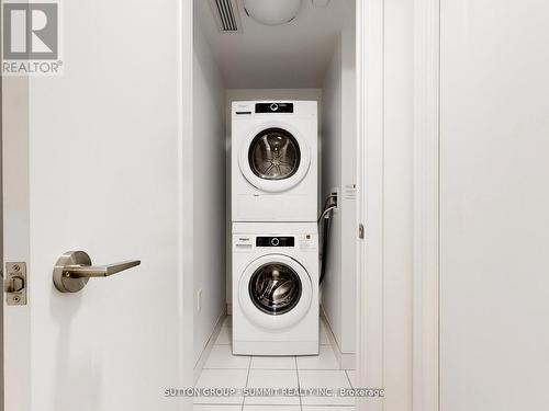 1717 - 275 Village Green Square, Toronto, ON - Indoor Photo Showing Laundry Room