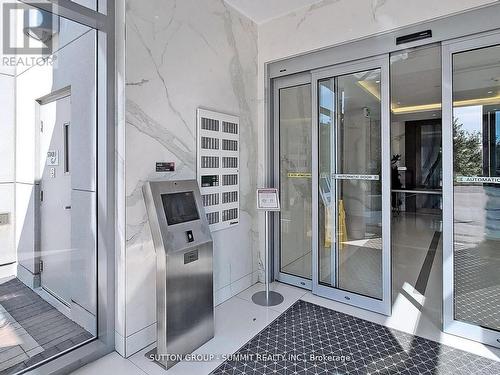 1717 - 275 Village Green Square, Toronto, ON -  With Exterior