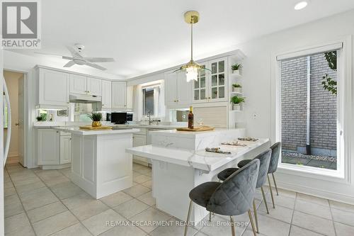 1104 Crofton Way, Burlington, ON - Indoor Photo Showing Kitchen