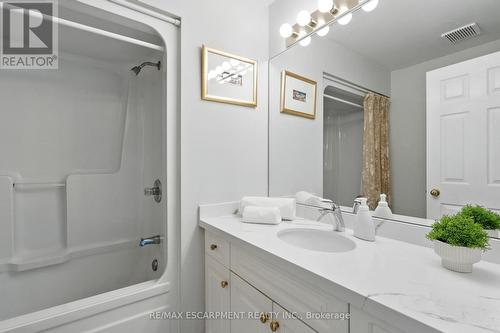 1104 Crofton Way, Burlington, ON - Indoor Photo Showing Bathroom