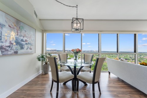 Lph4-880 Dundas Street W, Mississauga, ON - Indoor Photo Showing Dining Room