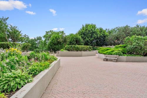 Lph4-880 Dundas Street W, Mississauga, ON - Outdoor