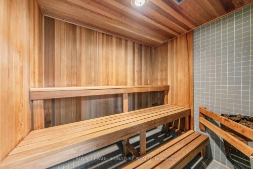 Lph4-880 Dundas Street W, Mississauga, ON - Indoor Photo Showing Other Room