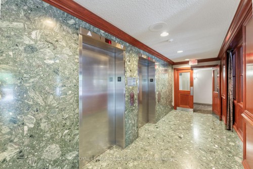 Lph4-880 Dundas Street W, Mississauga, ON - Indoor Photo Showing Other Room