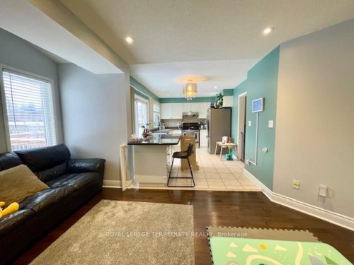 3240 Hunters Glen, Mississauga, ON - Indoor Photo Showing Living Room
