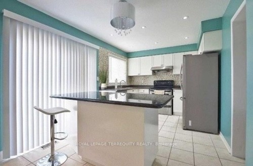 3240 Hunters Glen, Mississauga, ON - Indoor Photo Showing Kitchen