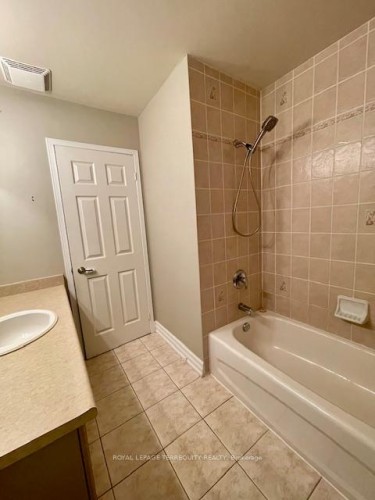 3240 Hunters Glen, Mississauga, ON - Indoor Photo Showing Bathroom