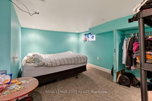 163 Hope Avenue, Hamilton, ON - Indoor Photo Showing Bedroom