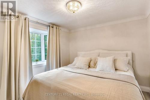 4434 Cedar Springs Road, Burlington, ON - Indoor Photo Showing Bedroom