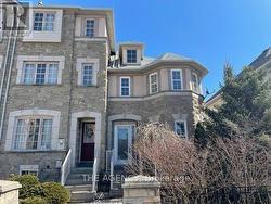 9031 YONGE STREET  Richmond Hill, ON L4C 0L2