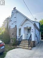 2ND FLOOR ONE ROOM - 166 CHAPLIN CRESCENT  Toronto, ON M5P 1B3