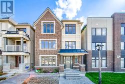 4 PEVENSEY LANE N  Markham, ON L6C 1N6