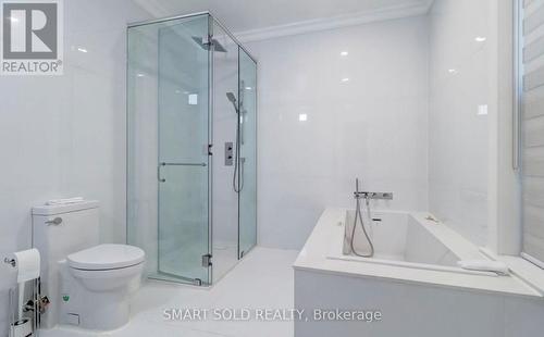 61 Brunswick Avenue, Toronto, ON - Indoor Photo Showing Bathroom