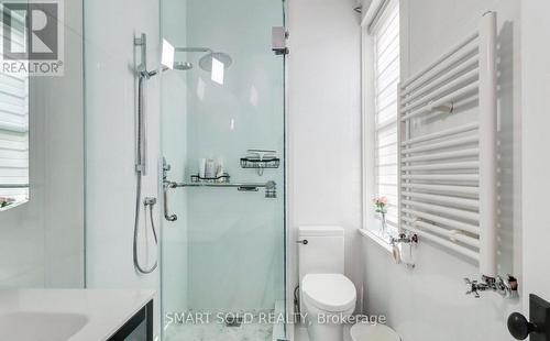 61 Brunswick Avenue, Toronto, ON - Indoor Photo Showing Bathroom