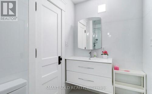 61 Brunswick Avenue, Toronto, ON - Indoor Photo Showing Bathroom