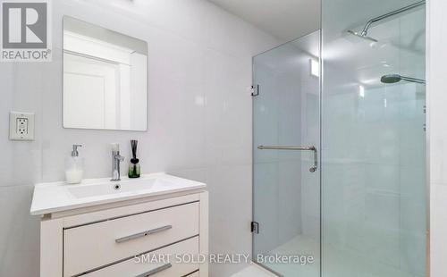61 Brunswick Avenue, Toronto, ON - Indoor Photo Showing Bathroom