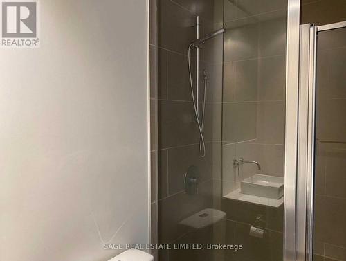 4207 - 159 Dundas Street E, Toronto, ON - Indoor Photo Showing Bathroom