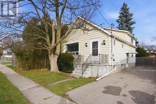 349 OSHAWA BOULEVARD S  Oshawa, ON L1H 5S3