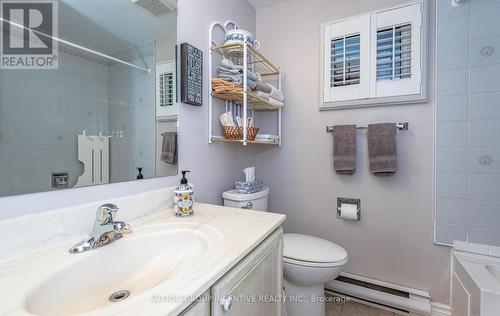 36 Weeping Willow Drive, Innisfil, ON - Indoor Photo Showing Bathroom