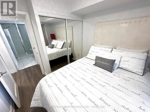 517 - 20 Blue Jays Way, Toronto, ON - Indoor Photo Showing Bedroom