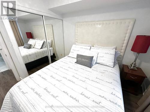 517 - 20 Blue Jays Way, Toronto, ON - Indoor Photo Showing Bedroom