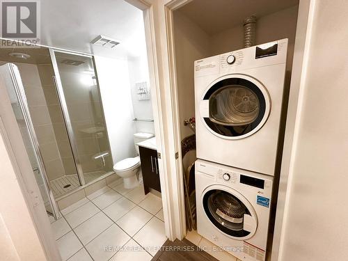 517 - 20 Blue Jays Way, Toronto, ON - Indoor Photo Showing Laundry Room