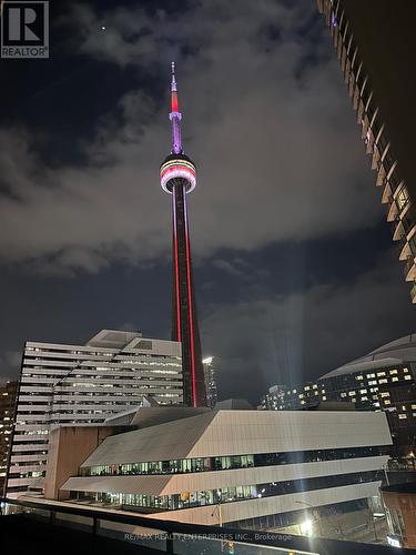 CN Tower View From Terrace - 517 - 20 Blue Jays Way, Toronto, ON -  With View