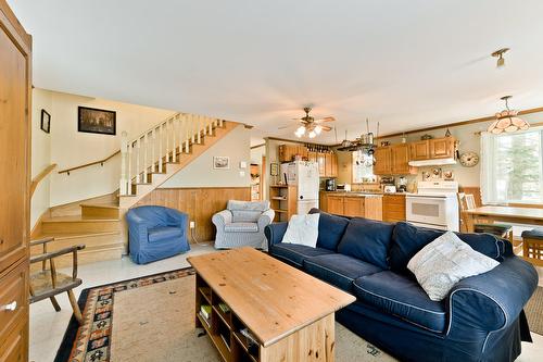 Vue d'ensemble - 4612 Rue Walters, Dunham, QC - Indoor Photo Showing Living Room