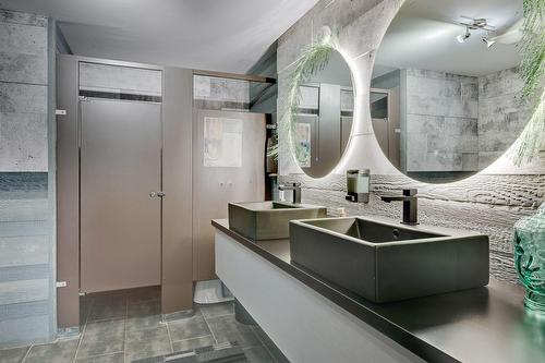 Salle de bains - 250 Rue Séraphin, Sainte-Adèle, QC - Indoor Photo Showing Bathroom