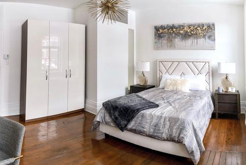 Primary bedroom - 5-375 Rue St-Paul E., Montréal (Ville-Marie), QC - Indoor Photo Showing Bedroom