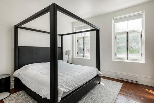 Bedroom - 5-375 Rue St-Paul E., Montréal (Ville-Marie), QC - Indoor Photo Showing Bedroom