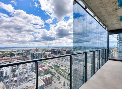 View - 1607-720 Rue St-Jacques, Montréal (Ville-Marie), QC - Outdoor With Balcony With View