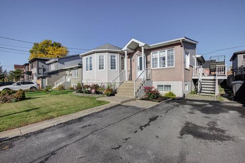 1739 Rue Soucy  Longueuil (Saint-Hubert), QC J4T 1A6