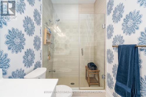 Gph5 - 111 Worsley Street, Barrie, ON - Indoor Photo Showing Bathroom