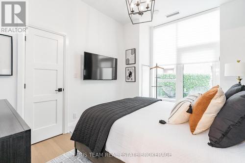 Gph5 - 111 Worsley Street, Barrie, ON - Indoor Photo Showing Bedroom