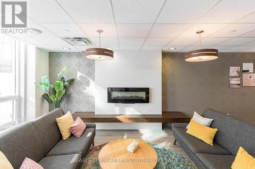 Gph5 - 111 Worsley Street, Barrie, ON - Indoor Photo Showing Living Room With Fireplace