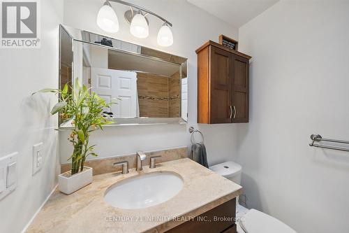 Full upstairs bathroom - 1049 Glenhare Street, Cobourg, ON - Indoor Photo Showing Bathroom