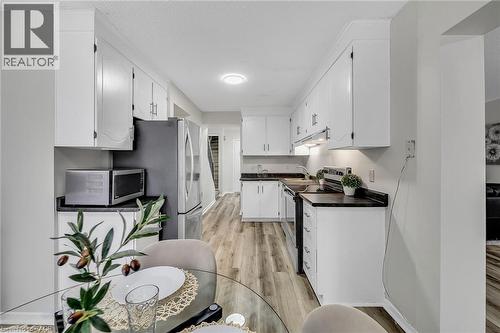 7030 Copenhagen Road Unit# 49, Mississauga, ON - Indoor Photo Showing Kitchen