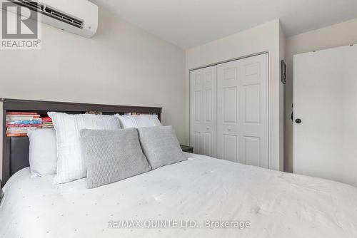 H- 203 North Park Street, Belleville (Belleville Ward), ON - Indoor Photo Showing Bedroom